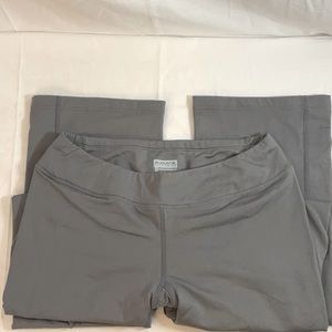 Augusta sportswear grey yoga pants. Fleecy inside. Size small. 90% polyester.